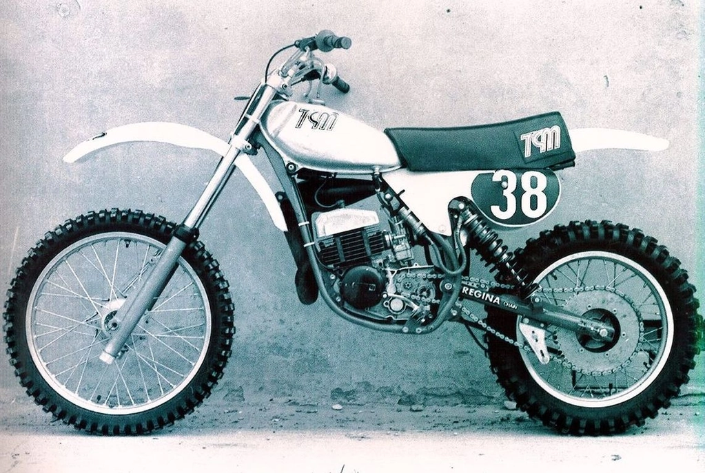 125